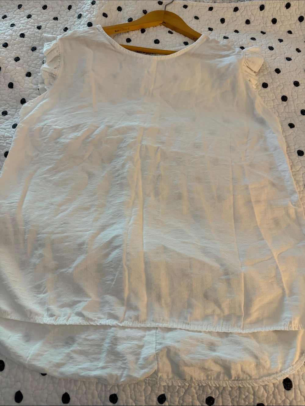 Women’s White Cap Sleeve Blouse lightweight Top M/L Viscosa hi- low 26"-29"